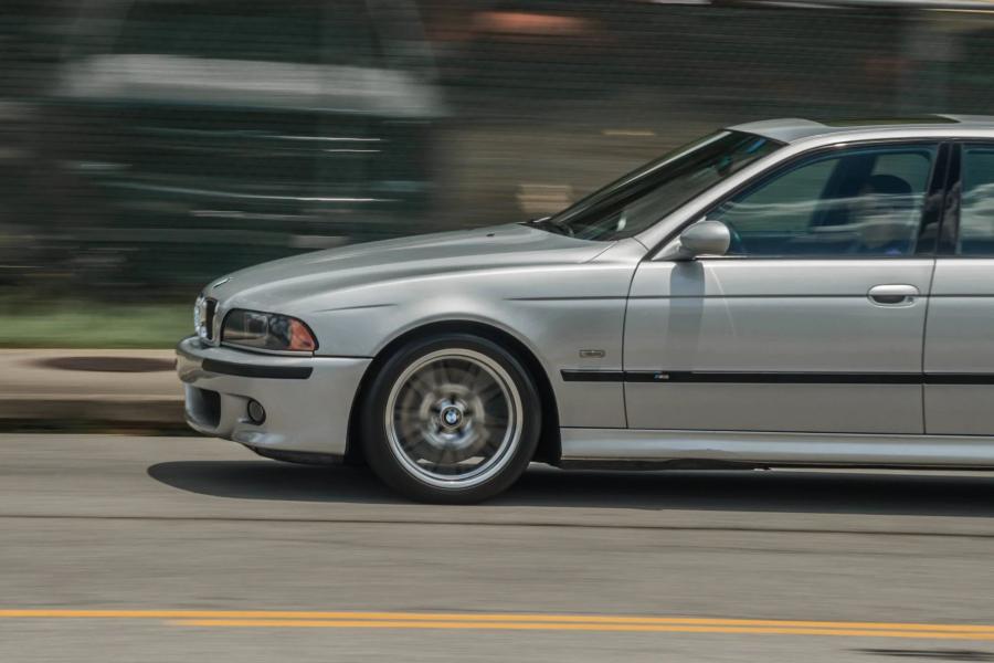 Детали экстерьера BMW M5 (E39) 2003 года  (фото 30 из 148)